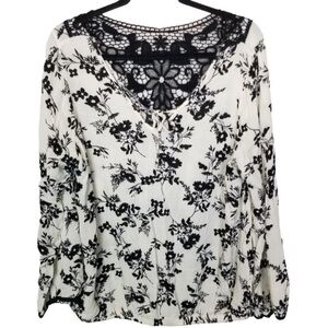 Torrid Womens 0X White Floral Print Bell Sleeve